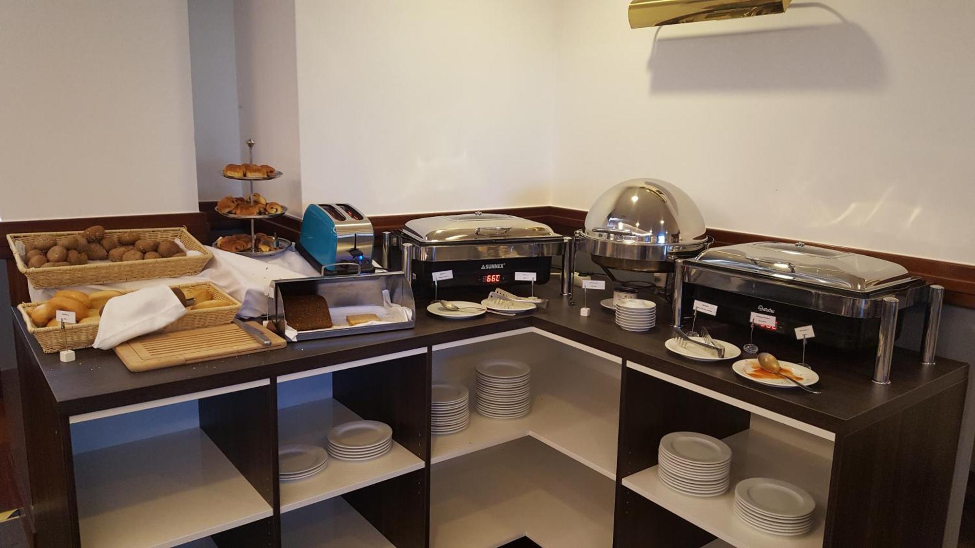 Western Cologne Airport Hotel 3*